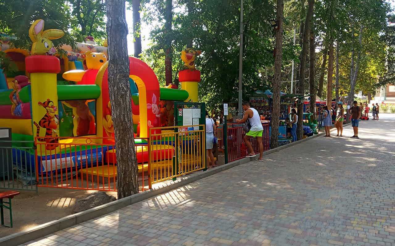 Алушта Крым дети Приморский парк